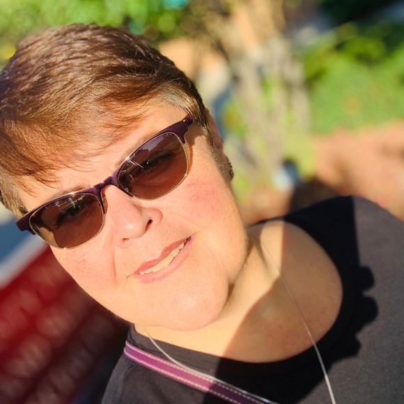 Meet your Posher, Whittney - Picture 1 of 1